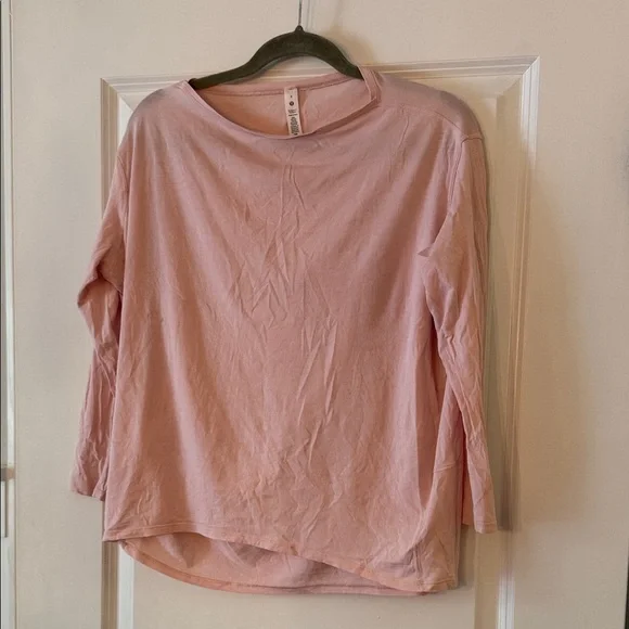Lululemon Back In Action Long Sleeve in Color Pink Mist - Picture 3 of 6